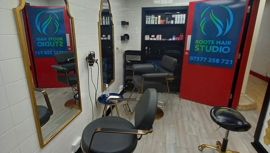 Roots Hair Studio slika 1