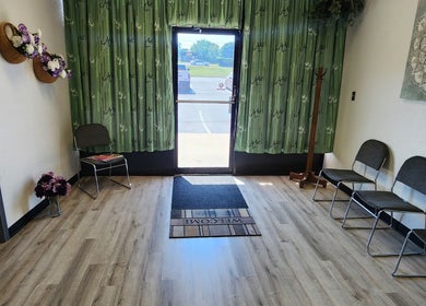 Inviting lobby of Shanna Massage Therapy, Independence, Missouri, offering a tranquil atmosphere.
