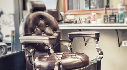 Antiquus Barber Shop