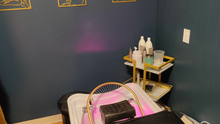 Oh My Glam! Spa & Beauty Bar image 1