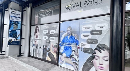 Exterior de Novalaser en San Rafael, San José, CR, mostrando su moderna fachada y servicios láser innovadores.