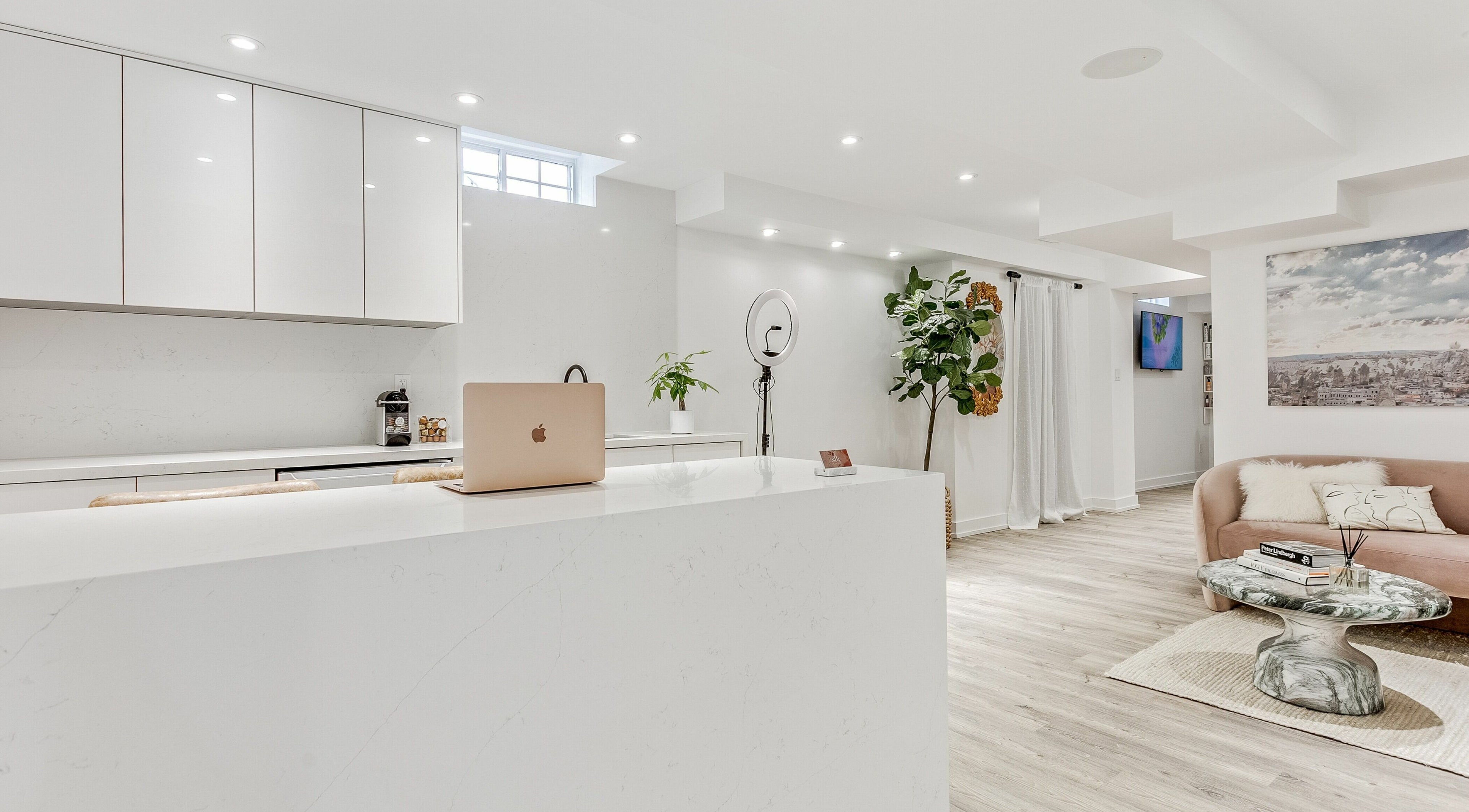 Modern and bright interior of Slk Studio in Vaughan, Ontario, CA, showcasing a welcoming reception area.