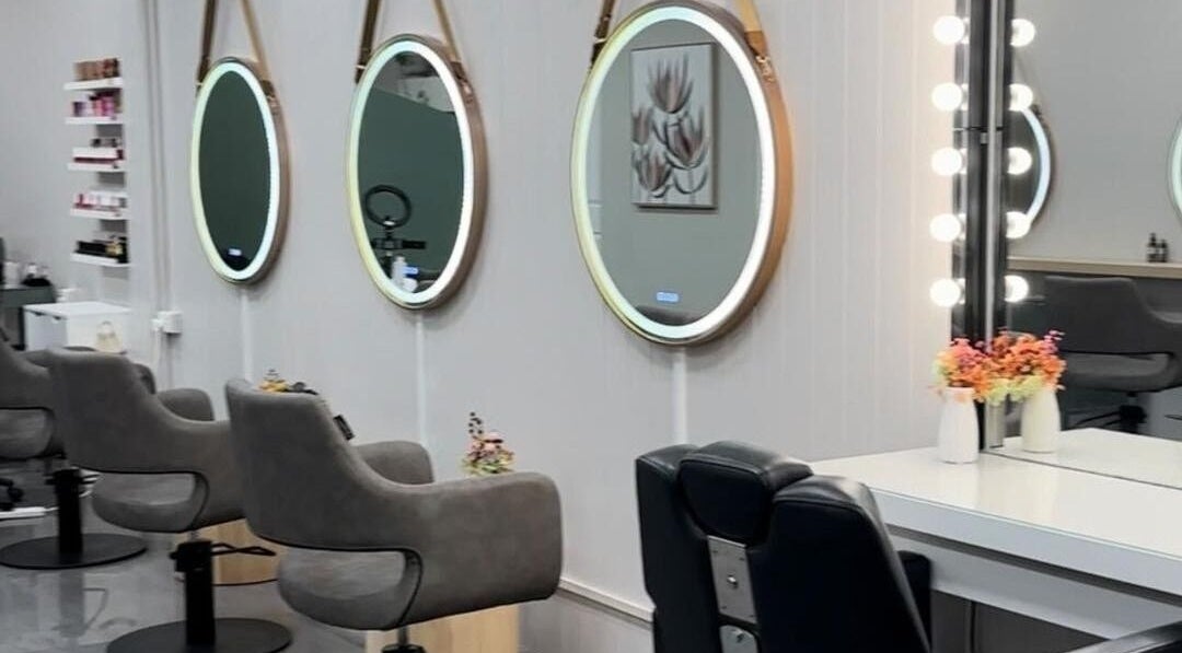 Elegant mirror stations at Iza Clarke Hair and Beauty in Leederville, Western Australia, AU offering stylish services.