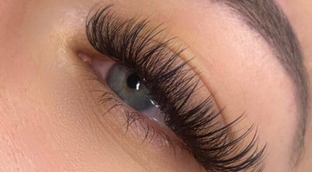 Eyelusion Lash Artistry