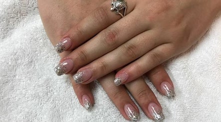 Devon's Nails – obraz 3