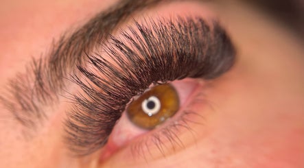 Close-up of lush lashes at Flashy Lashies & Beauty in Lethbridge Park, New South Wales, AU.