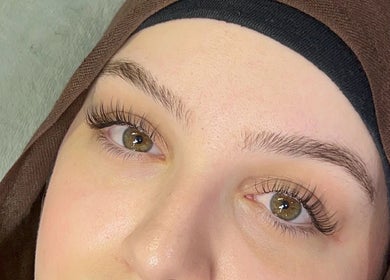 Close-up of beautifully styled lashes from Flashy Lashies & Beauty in Lethbridge Park, New South Wales, AU.
