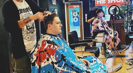 Stylish haircuts at Oioi Barber Company South Street in Perth, GB, showcasing skilled barbers in action.