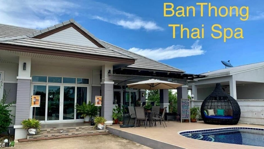 Banthong Thai Massage and Nails, bilde 1