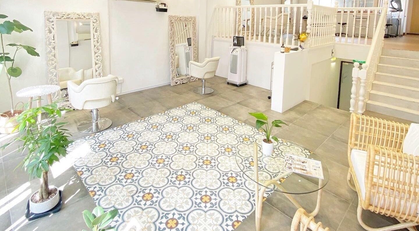 Elegant interior of Sankakkei Duxton Road salon, Singapore, Singapore, SG, featuring modern decor and comfortable seating.