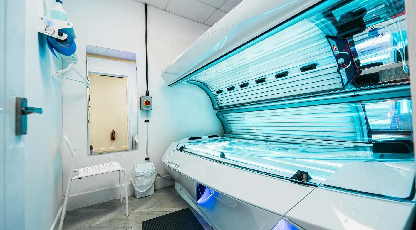 Tanning bed in Bronzed of Broadstone, Poole, England, GB offering soothing sunbed experience.