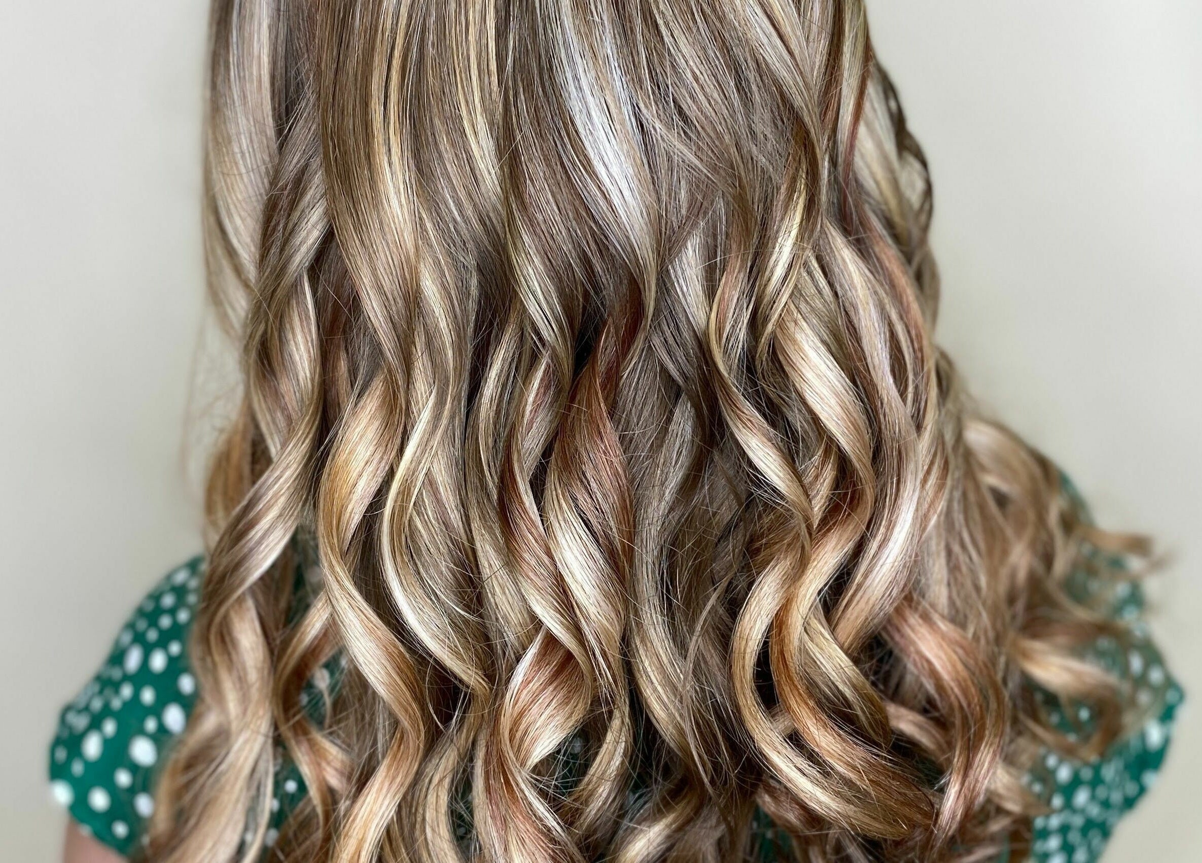 Beautiful curly hairstyle at Meraki Curlz, Mount Sheridan, Queensland, AU.