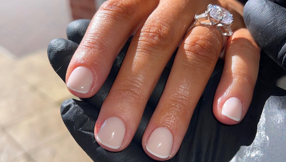 Nails by Gabrielle Marileide图像1
