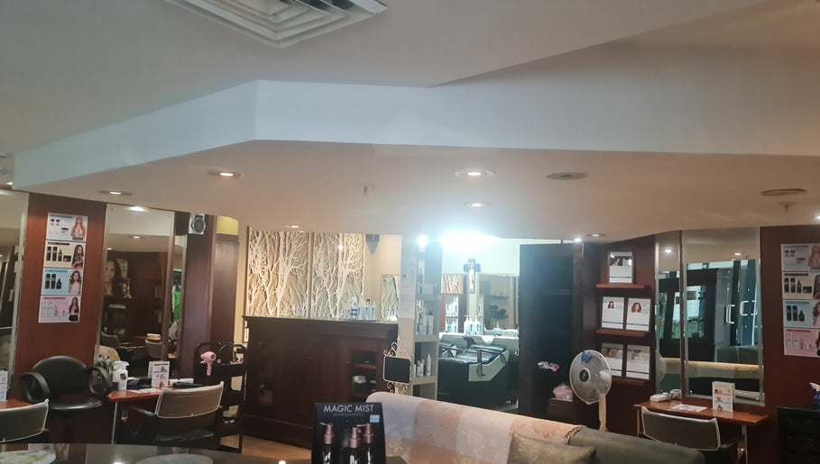 hình ảnh 1 của Shear Envy Hair & Beauty