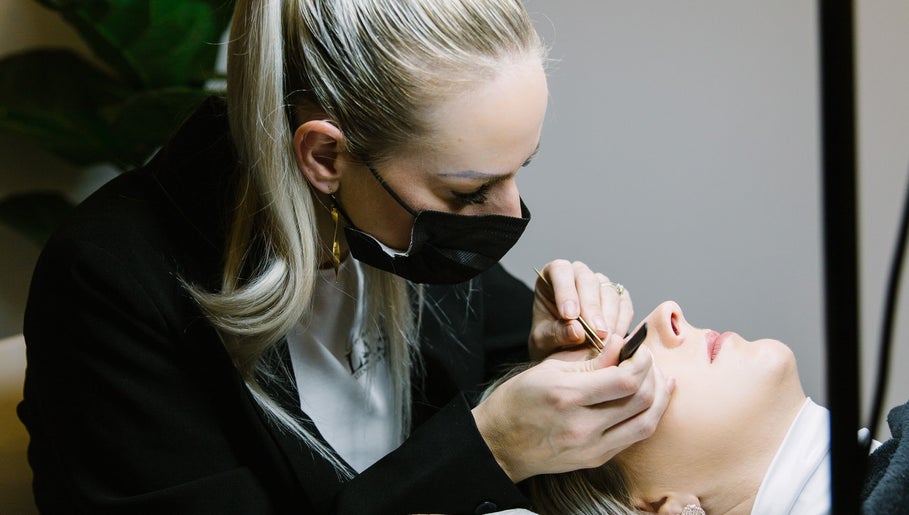 Yolandie’s Lash Extensions and Aesthetics图像1