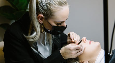 Yolandie’s Lash Extensions and Aesthetics