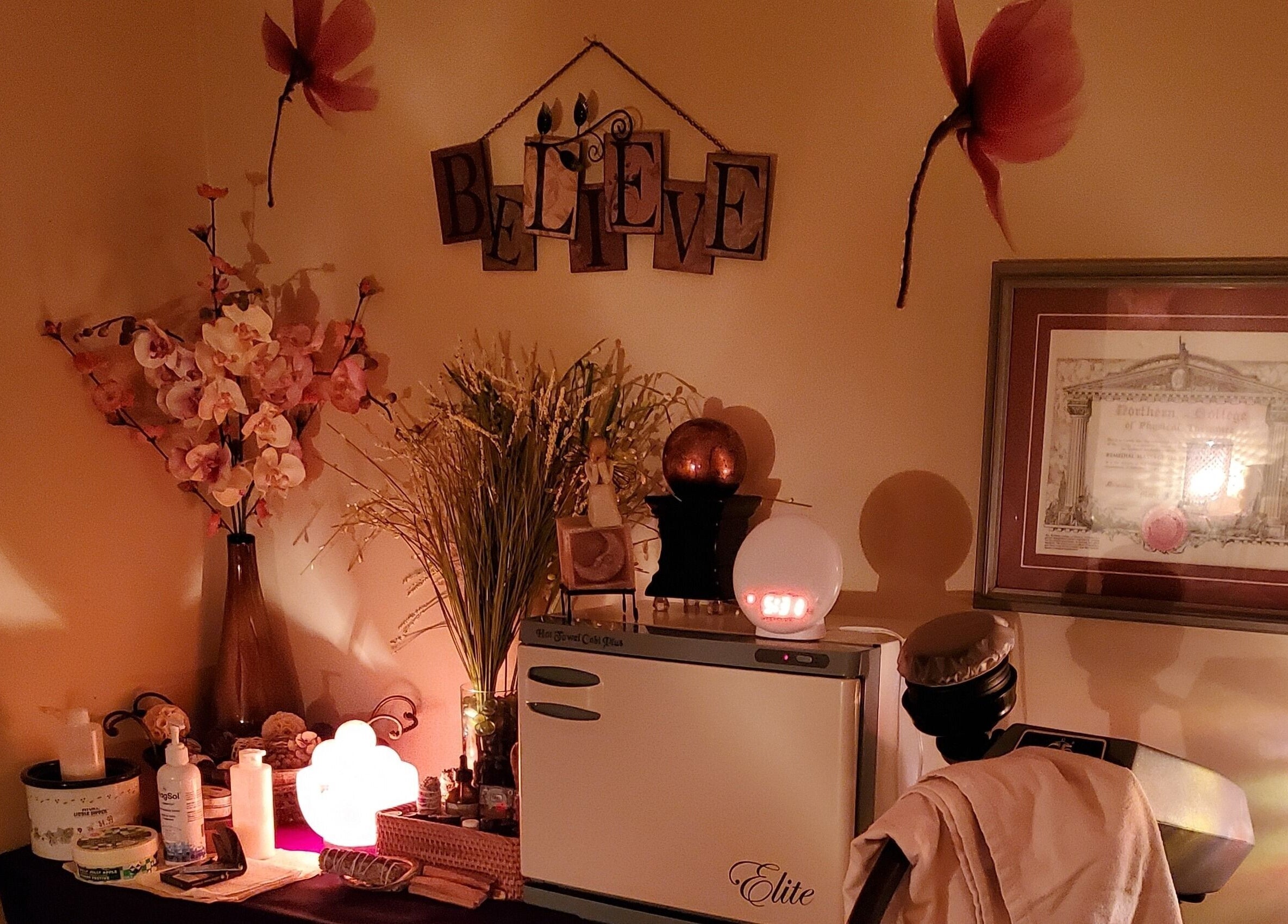 Relaxing massage room at Got Your Back Therapeutic Massage Services in Stony Plain, Alberta, CA with calming decor.