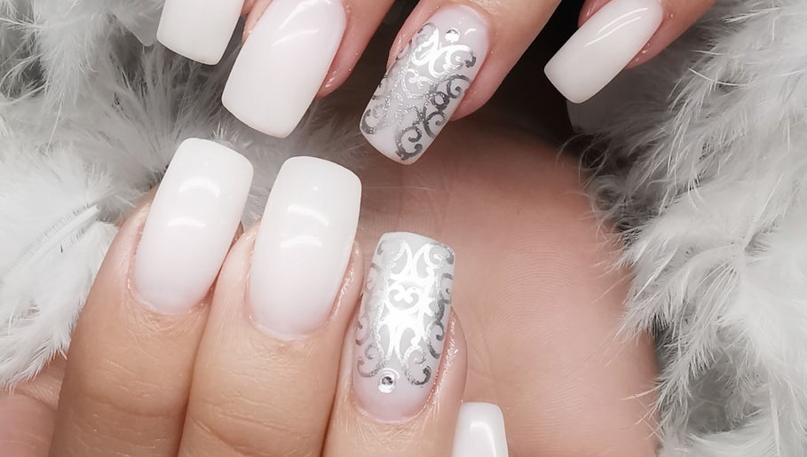 Nails.Com Potch image 1
