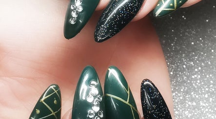 Nails.Com Potch image 2