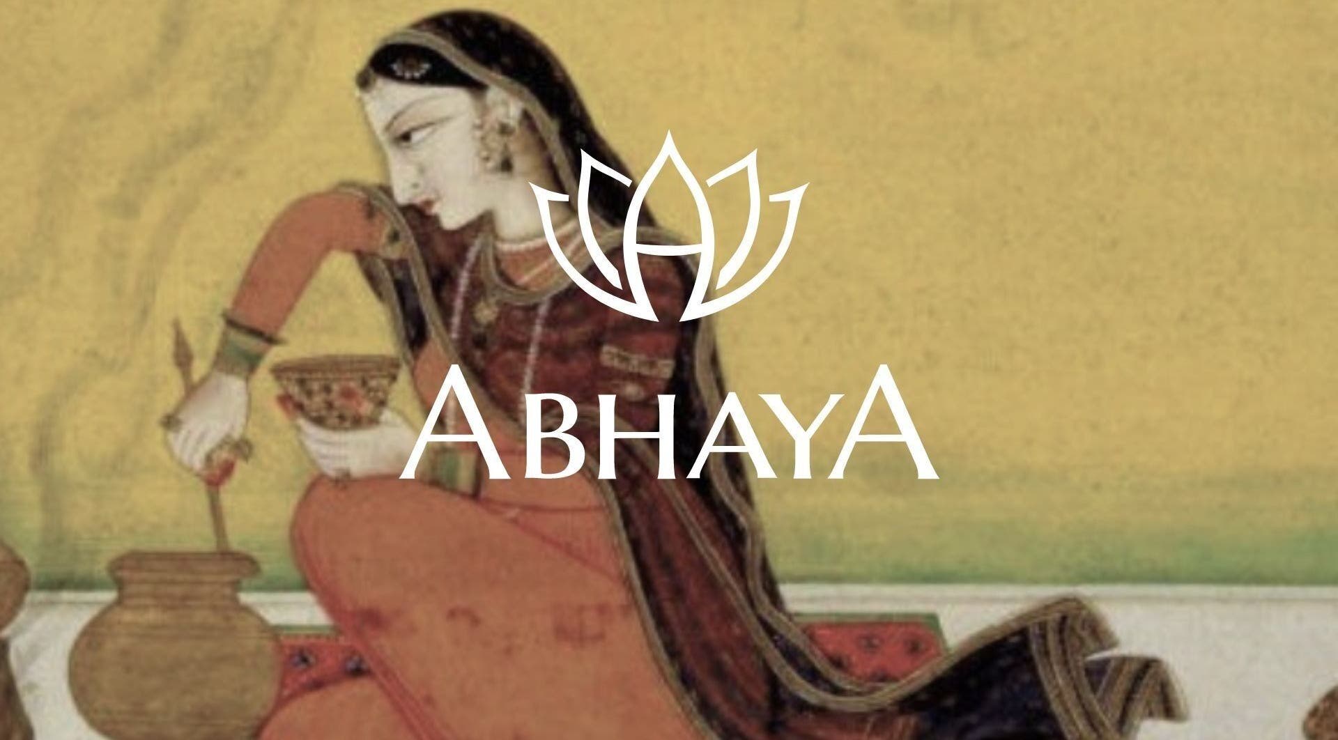 Arte tradicional de mujer en Abhaya Ayurveda, Buenos Aires, Ciudad Autónoma De Buenos Aires, AR.