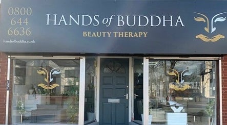 Hands of Buddha 