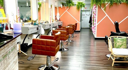 Cactus Salon, bild 2