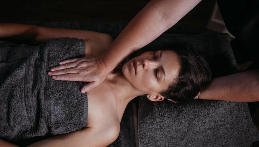 Εικόνα Petya's Holistic Beautique & Therapeutic Massage 1
