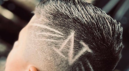 Intricate haircut design at Barberoni Barber² in Iż-żurrieq, MT, showcasing modern styling.