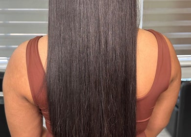 Lang, zijdeachtig haar gestyled bij JB Beauty Lounge, Paramaribo, Paramaribo, SR.