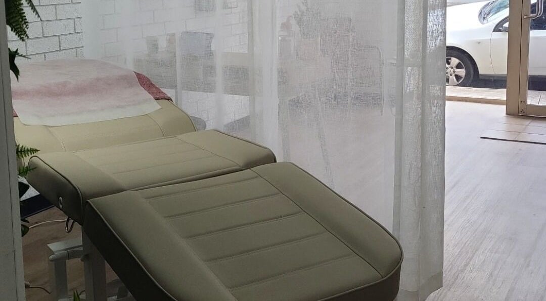 Relaxing treatment room at Dluxe Beauty and Brows, Waratah, New South Wales, AU.