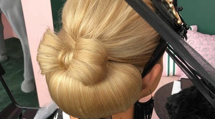 Hair by Yahni image 3