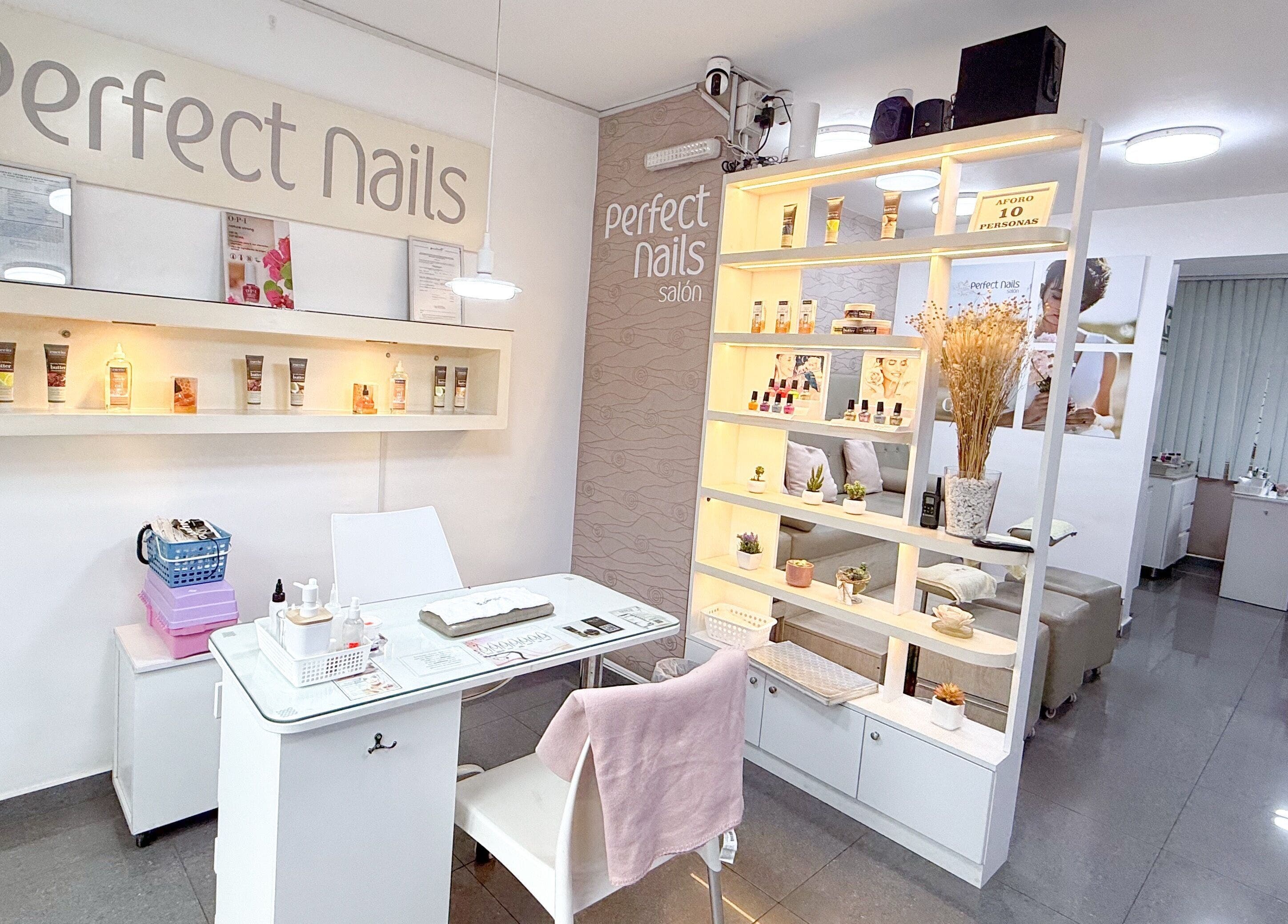 Interior de Perfect Nails Salón en Lima, Provincia De Lima, PE, mostrando un espacio elegante para cuidado de uñas.