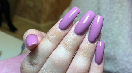 Unique Nails & Beauty  image 3
