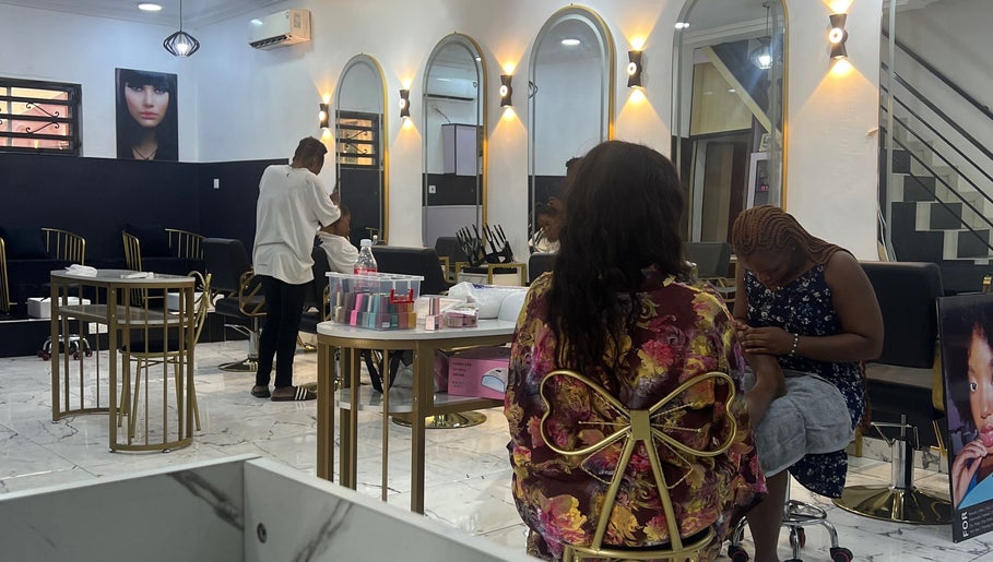 IHB Salon & Spa image 1