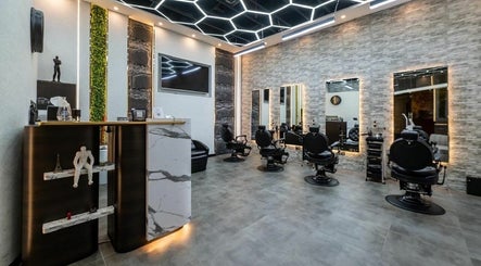 Omar Gents Salon image 3