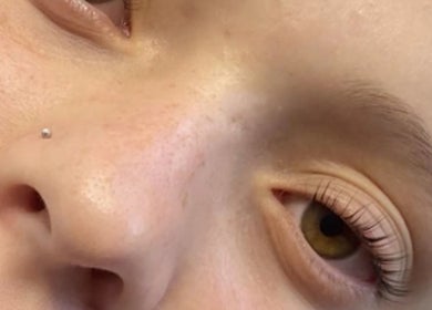 Primer plano de ojo con piel impecable en Moiras Estudio (Tablada), La Tablada, Provincia De Buenos Aires, AR.