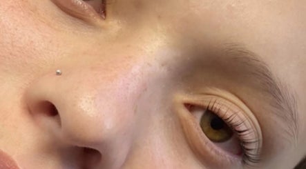 Primer plano de ojo con piel impecable en Moiras Estudio (Tablada), La Tablada, Provincia De Buenos Aires, AR.