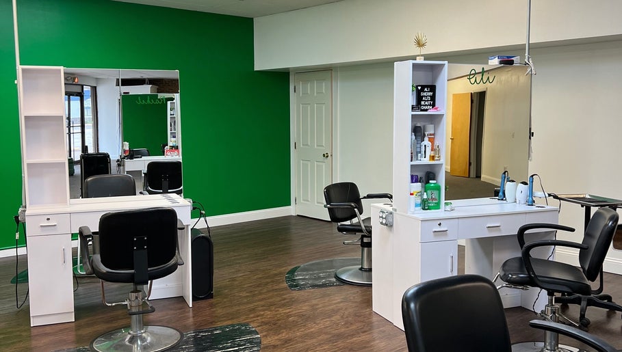 Emerald Beauty Salon and Spa image 1