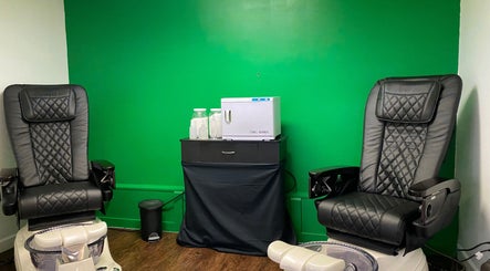 Emerald Beauty Salon and Spa image 2
