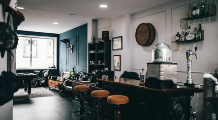 Barbershop Men's Cave by Le Beard