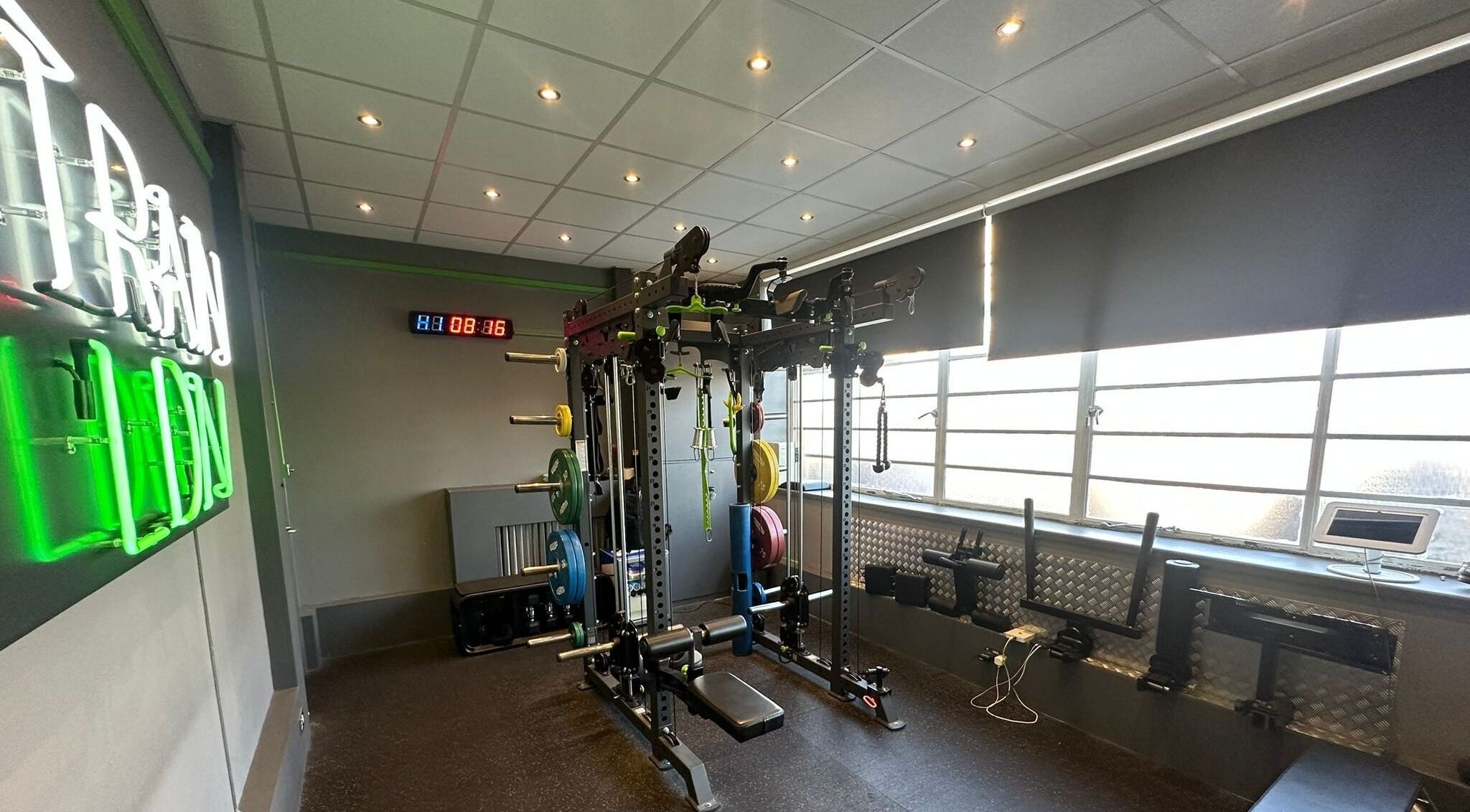 Modern gym equipment at TRAIN LDN · Canary Wharf · Studio 52 in London, England, GB.