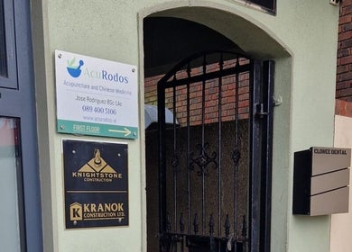 Entrance of AcuRodos - Acupuncture & Chinese Medicine Clinic in Clonee, Leinster, IE with signage.