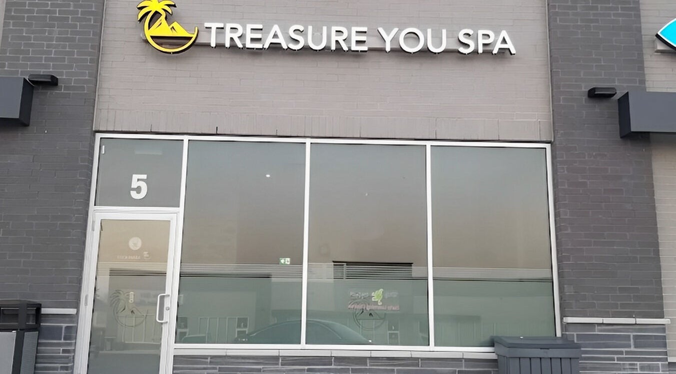 Front view of a beauty spa, Nurse Cori Injectables & Aesthetics, Milton, Ontario, CA.