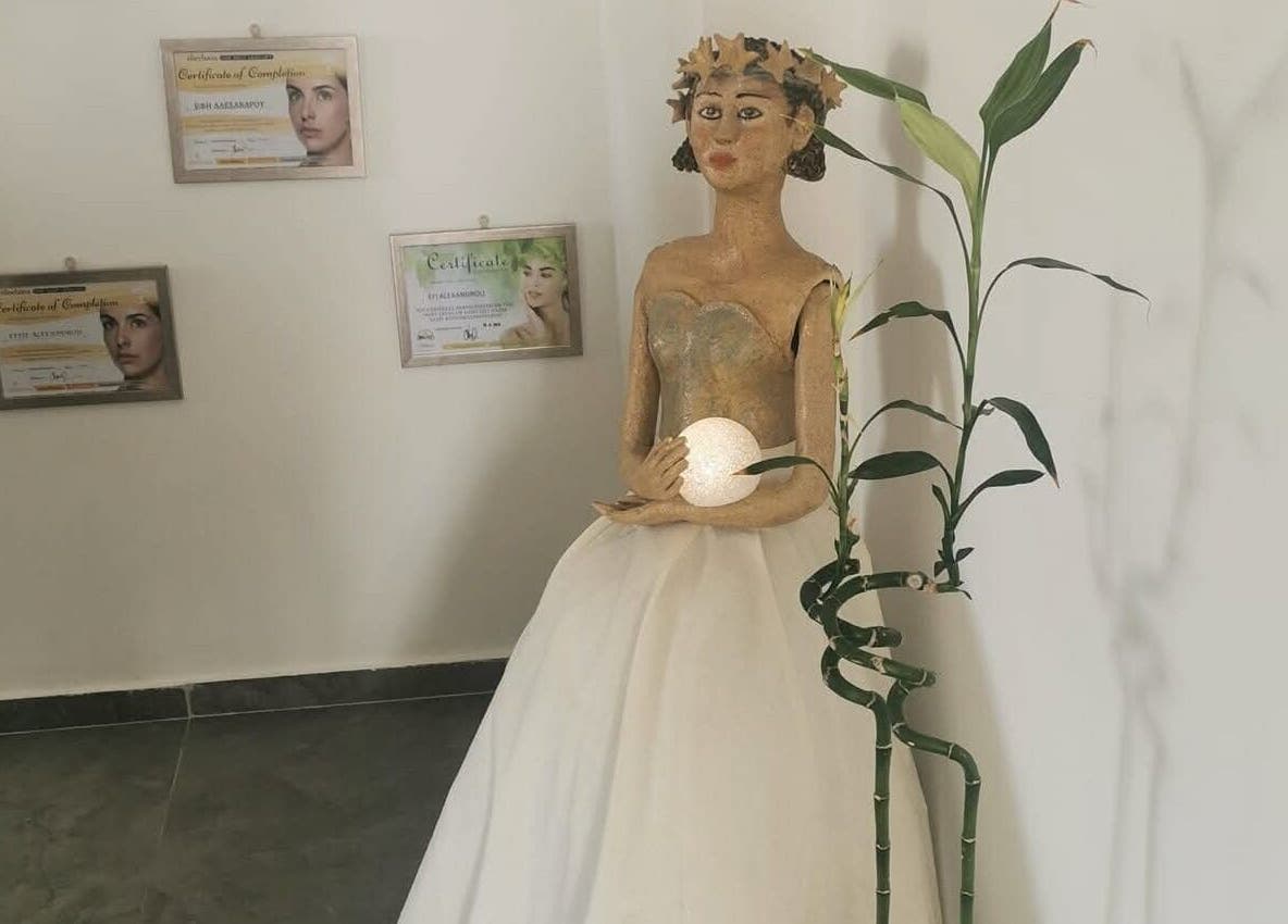 Εντυπωσιακή τέχνη με πιστοποιητικά στον χώρο του Ame&Vie, Πάφος, Πάφος, CY.