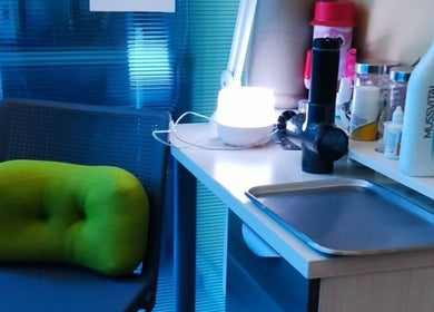 Estación de terapia en Quiropedia - Centro Médico Nacional, Panamá, Panamá, PA, con equipo de bienestar.
