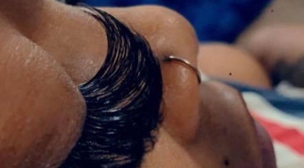 Tee Lash Bar image 2
