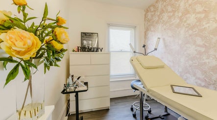 JLR Brow & Beauty Bar kép 2