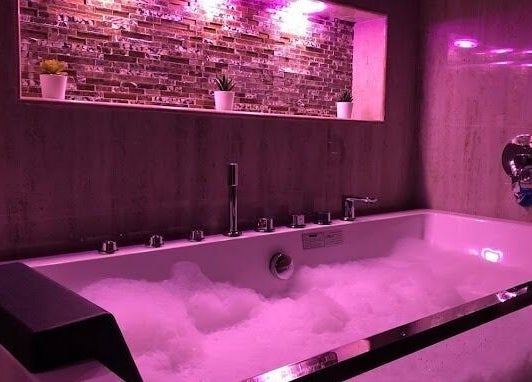 Luxurious bubble bath at Faisalia Center | مساج هدوء الاسترخاء - الفيصلية, الدمام, المنطقة الشرقية, SA.