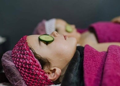Relaxing facial at Hadassah Aesthetic Hair and Beauty Clinic, Upington, Northern Cape, ZA. Calm and rejuvenate senses.