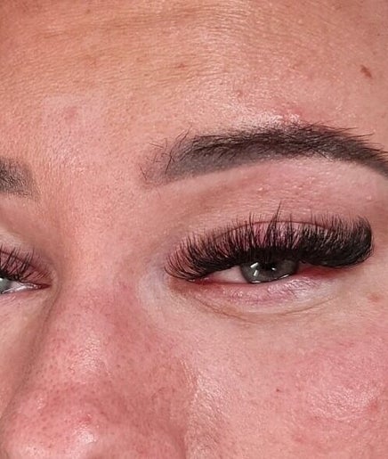 Thitty Lashes image 2